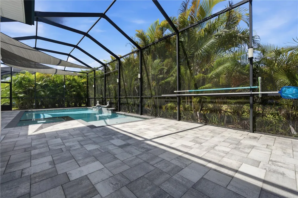 7720 PARADISO DRIVE Apollo Beach, FL 33572