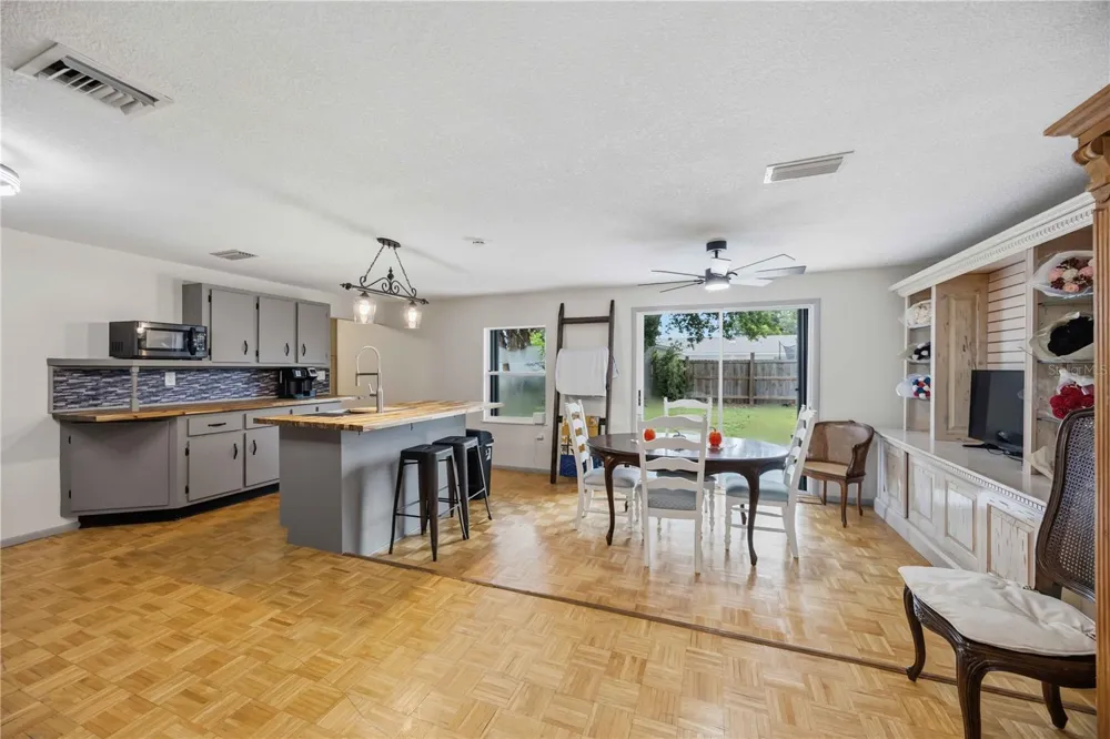 21298 MIDWAY BOULEVARD Port Charlotte, FL 33952