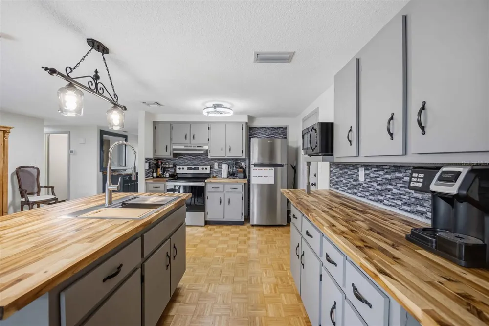 21298 MIDWAY BOULEVARD Port Charlotte, FL 33952