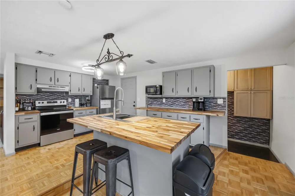 21298 MIDWAY BOULEVARD Port Charlotte, FL 33952