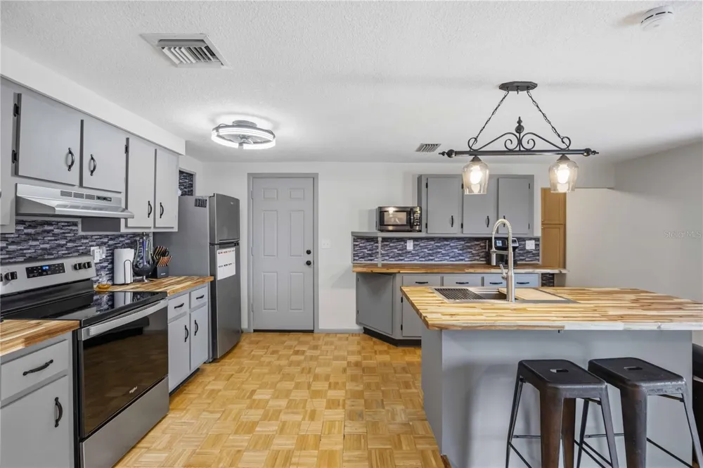 21298 MIDWAY BOULEVARD Port Charlotte, FL 33952