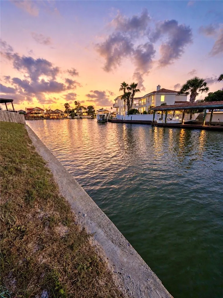 13806 Gunwale Drive Corpus Christi, TX 78418