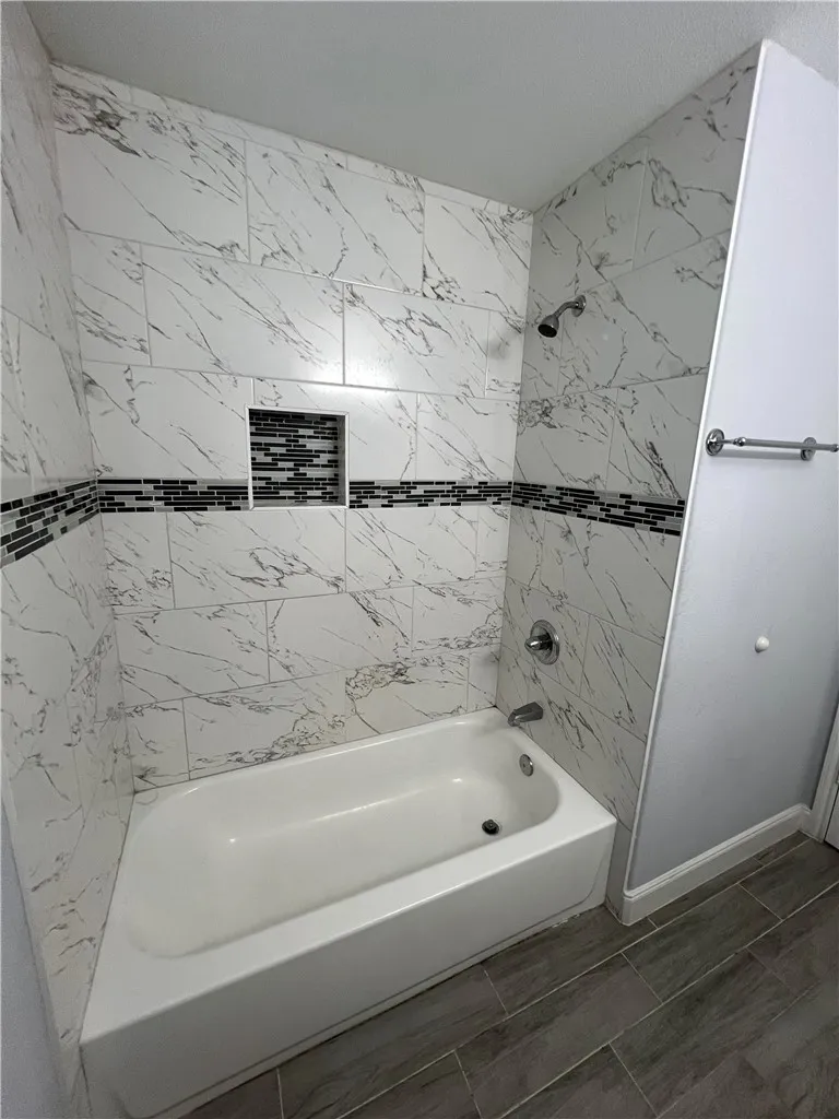 6501 Osprey Drive #A+B Houston, TX 77048