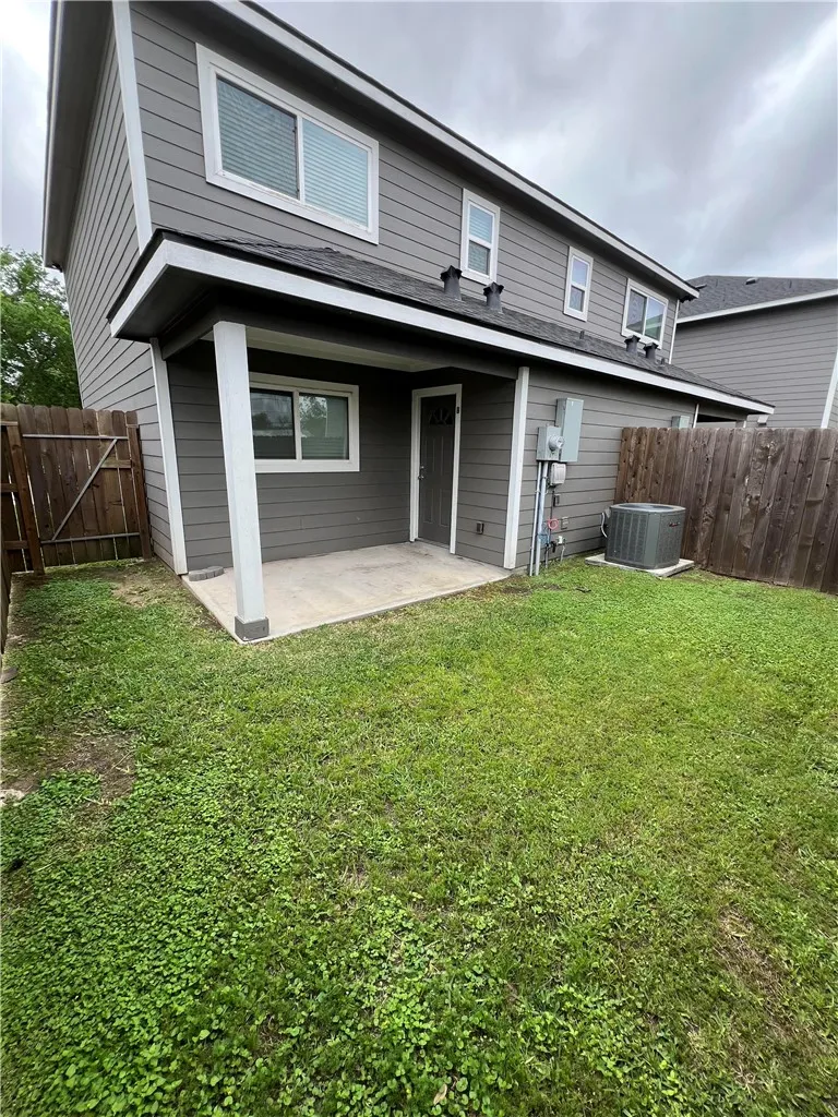 6501 Osprey Drive #A+B Houston, TX 77048