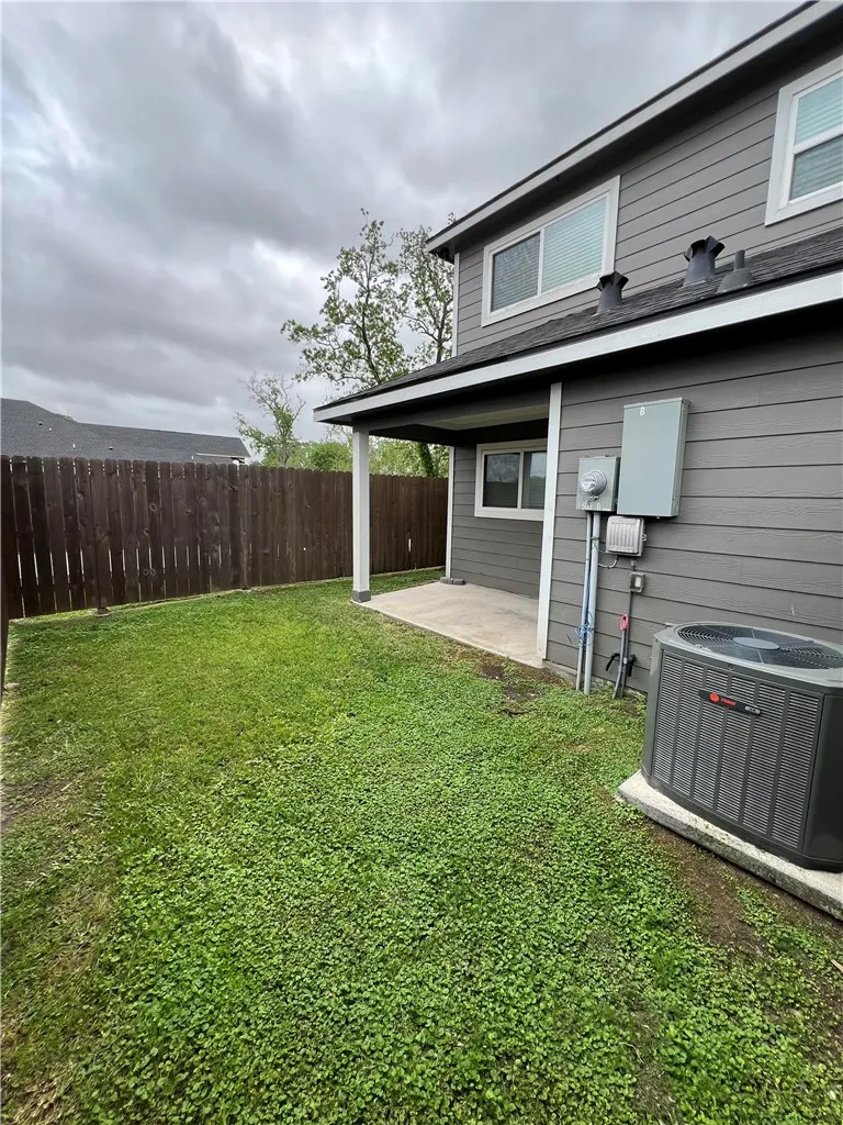 6501 Osprey Drive #A+B Houston, TX 77048