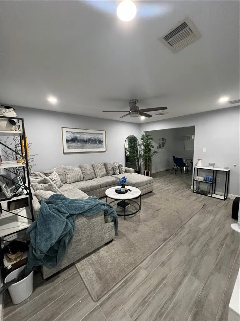 6501 Osprey Drive #A+B Houston, TX 77048