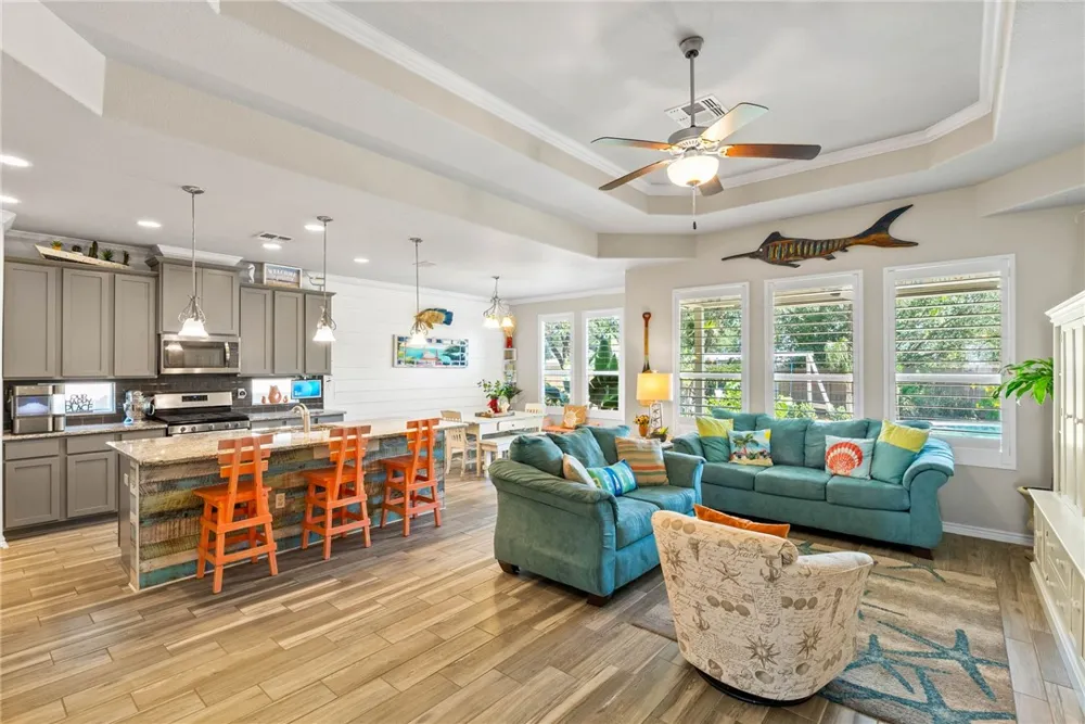 109 Shadow Moss Lane Rockport, TX 78382