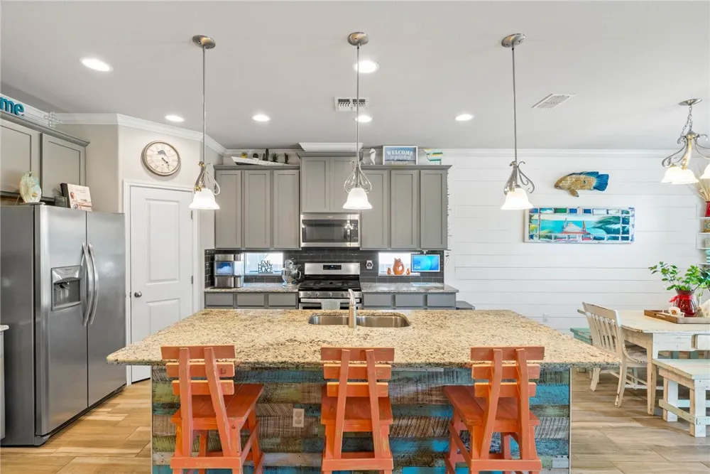 109 Shadow Moss Lane Rockport, TX 78382