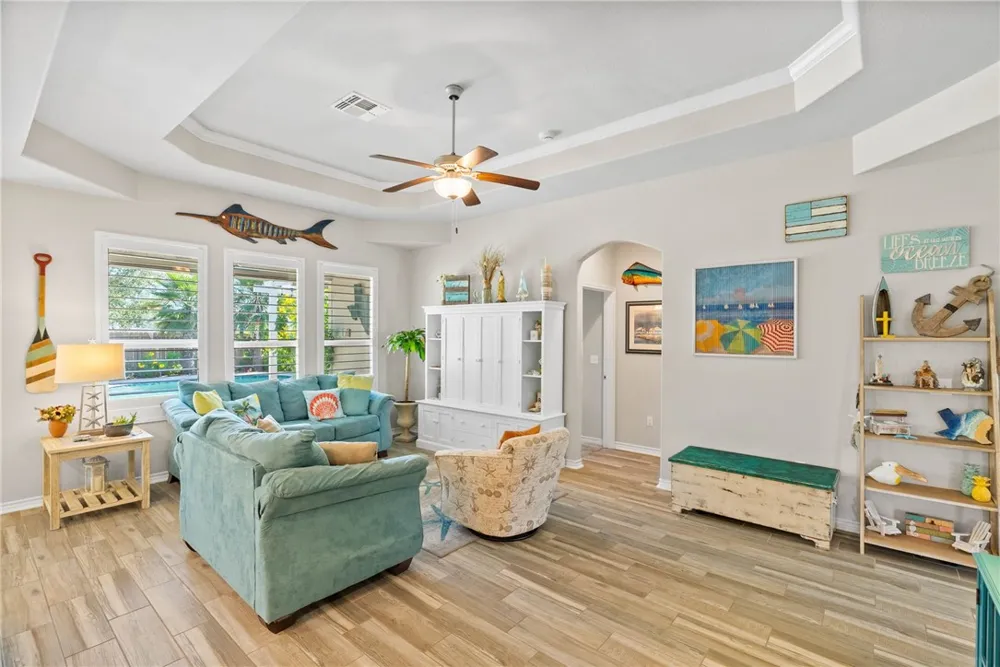 109 Shadow Moss Lane Rockport, TX 78382