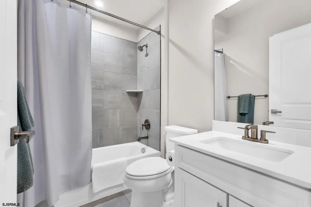 2605 Christina Ln Somers Point, NJ 08244