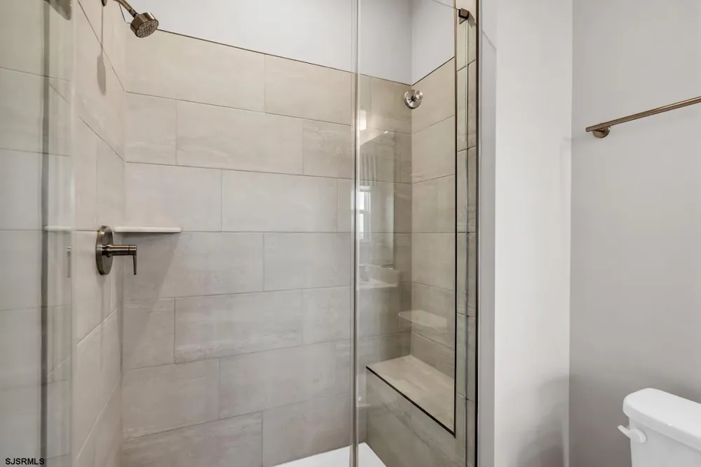 2605 Christina Ln Somers Point, NJ 08244