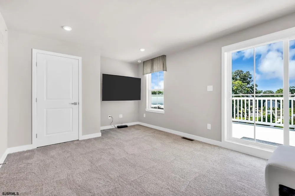 2605 Christina Ln Somers Point, NJ 08244