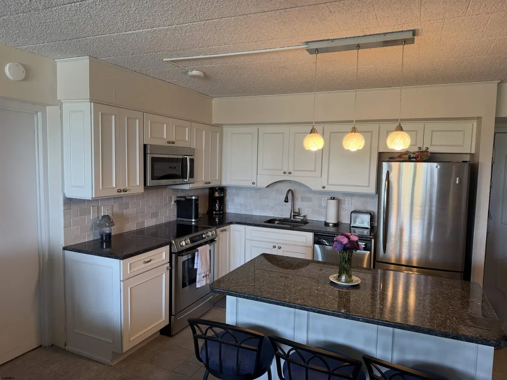 66 E 20th St. Unit 203 Avalon, NJ 08202