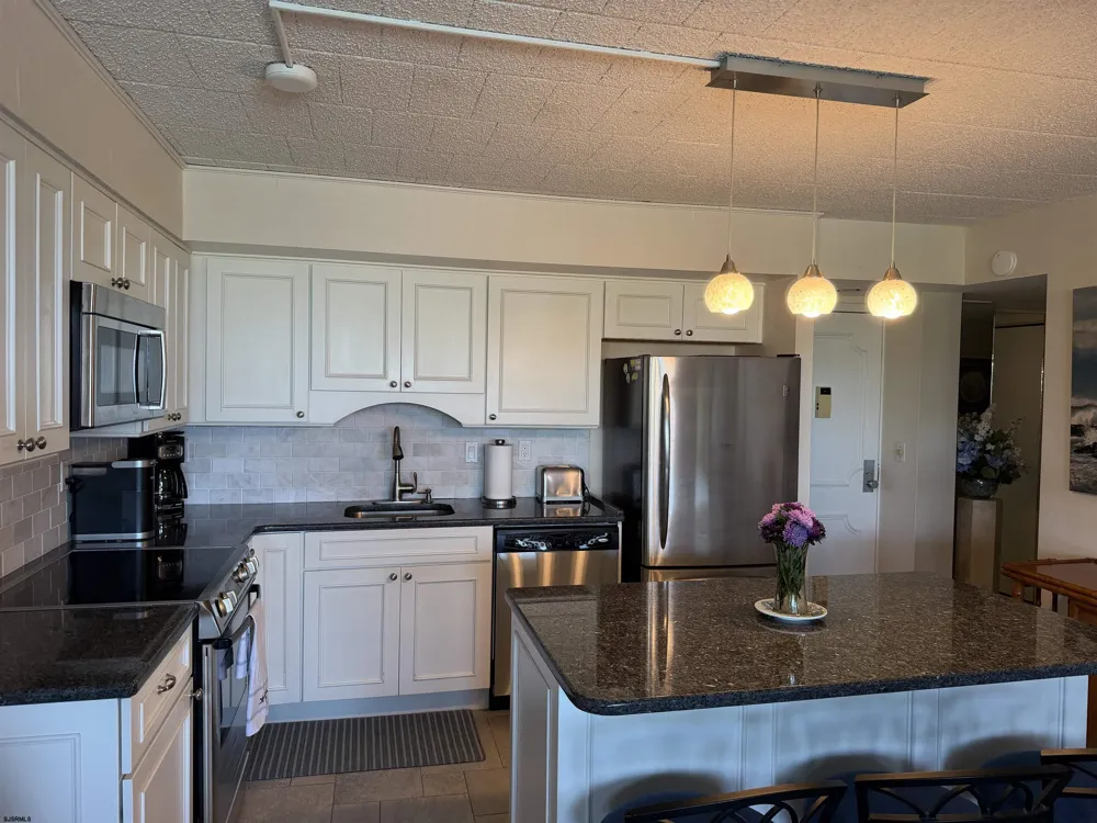 66 E 20th St. Unit 203 Avalon, NJ 08202