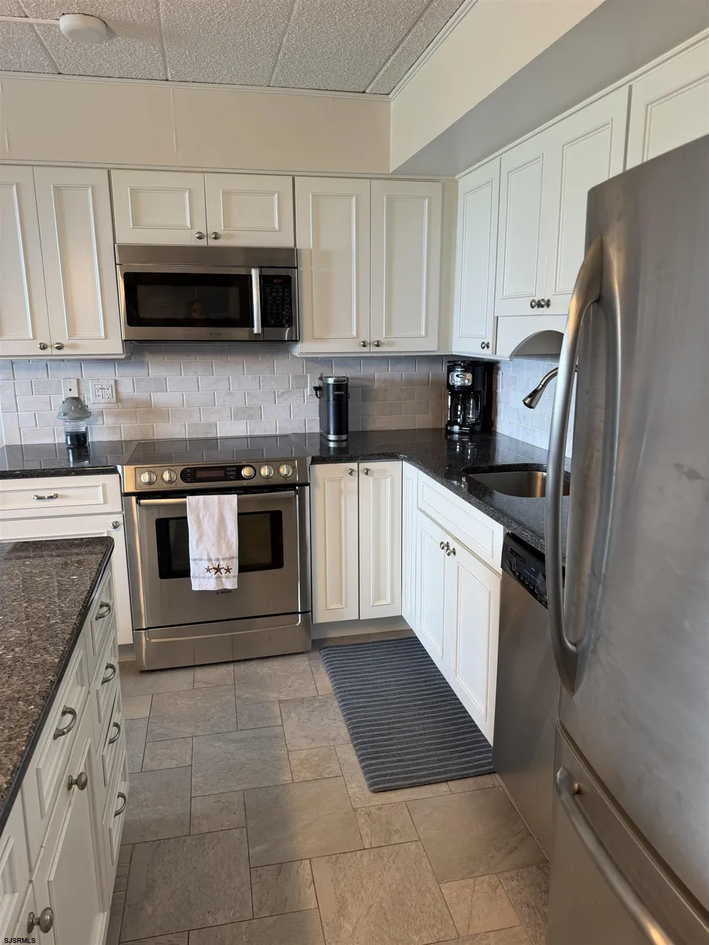 66 E 20th St. Unit 203 Avalon, NJ 08202