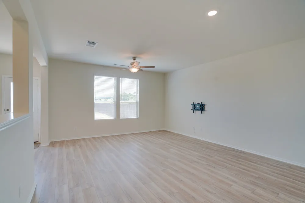 1109 Paradise Canyon Cove Jarrell, TX 76537