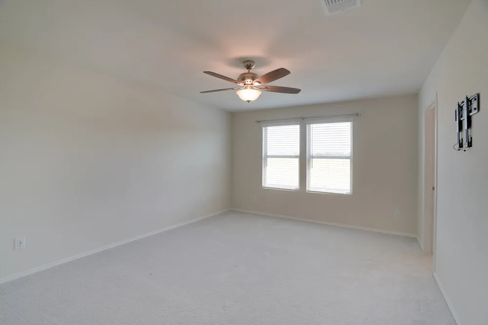 1109 Paradise Canyon Cove Jarrell, TX 76537