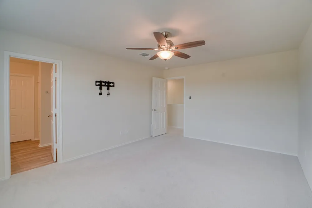 1109 Paradise Canyon Cove Jarrell, TX 76537