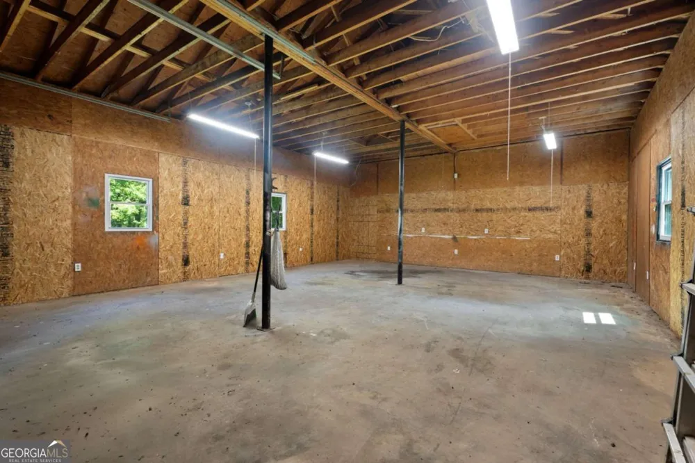 6684 Birch RD Winston, GA 30187