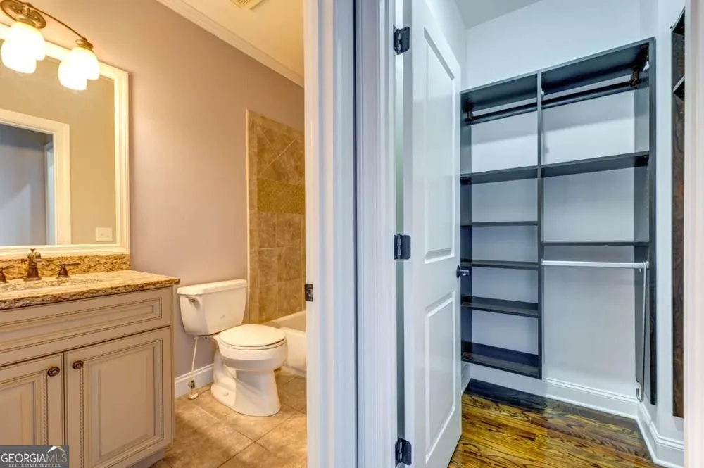 1049 Highland Villag Mableton, GA 30126