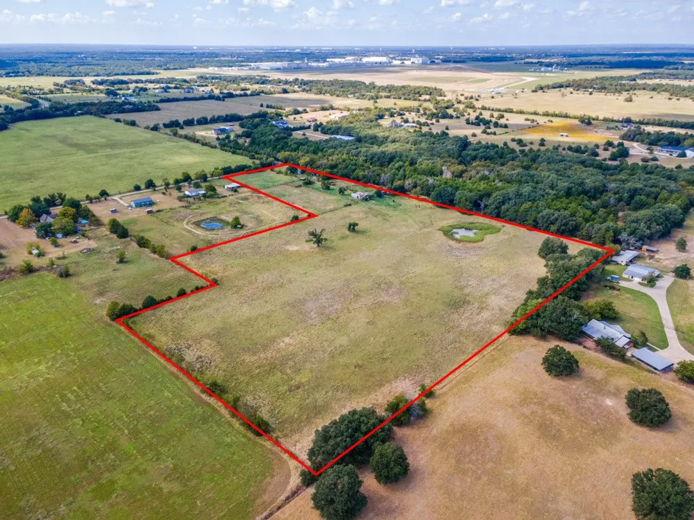 2165 County Road 3304 Greenville, TX 75402