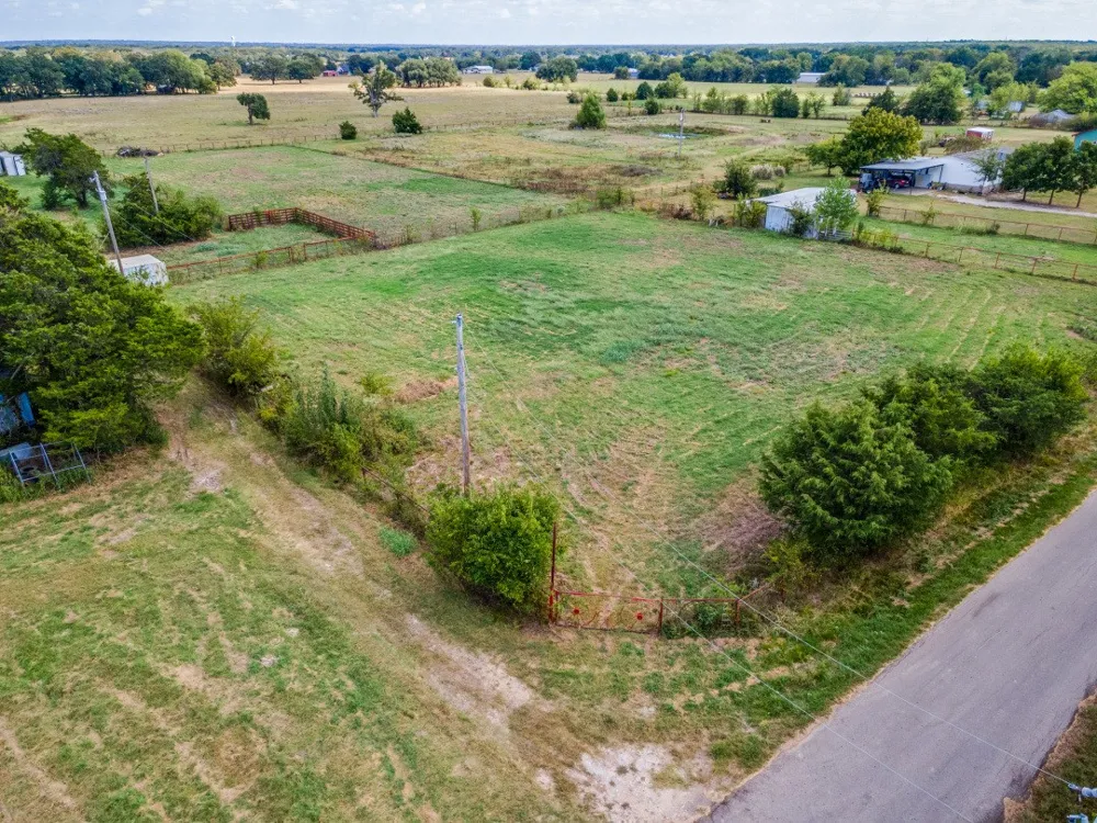 2165 County Road 3304 Greenville, TX 75402