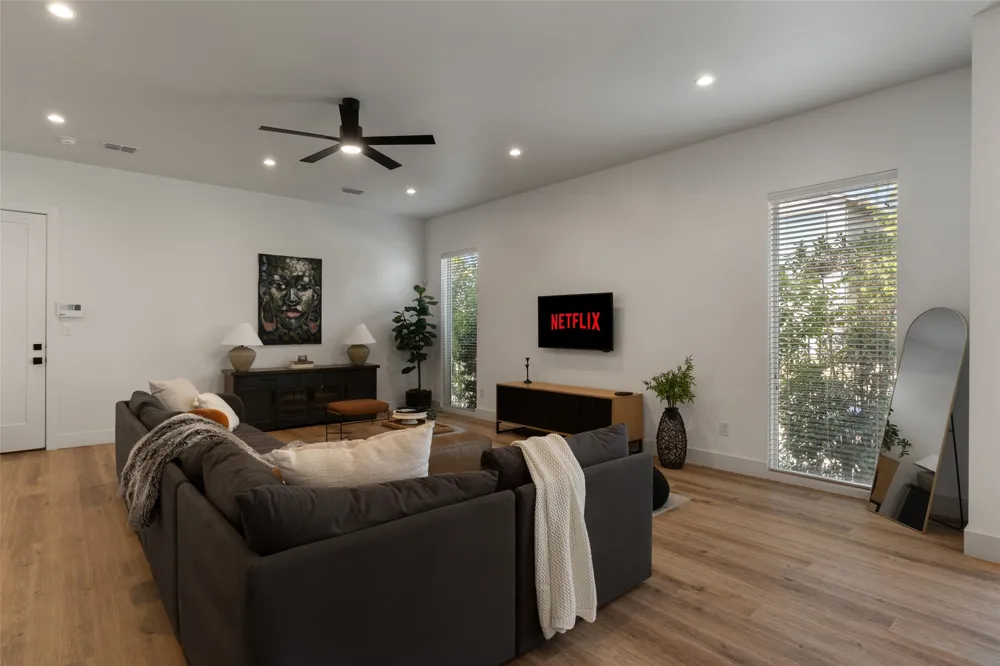 2513 Winnetka Avenue Dallas, TX 75212