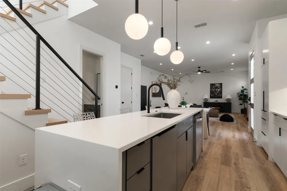2513 Winnetka Avenue Dallas, TX 75212
