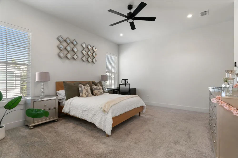 2513 Winnetka Avenue Dallas, TX 75212