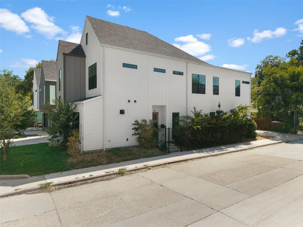2513 Winnetka Avenue Dallas, TX 75212