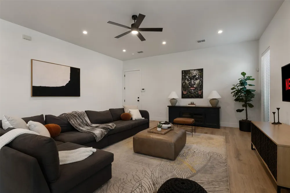 2513 Winnetka Avenue Dallas, TX 75212