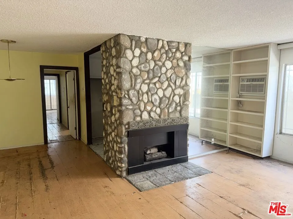 1849 Greenfield Avenue #106 Los Angeles, CA 90025