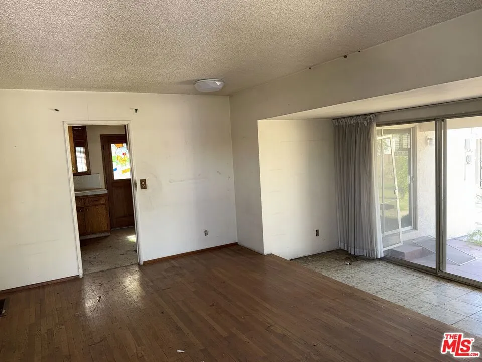 11308 Maxine Street Santa Fe Springs, CA 90670