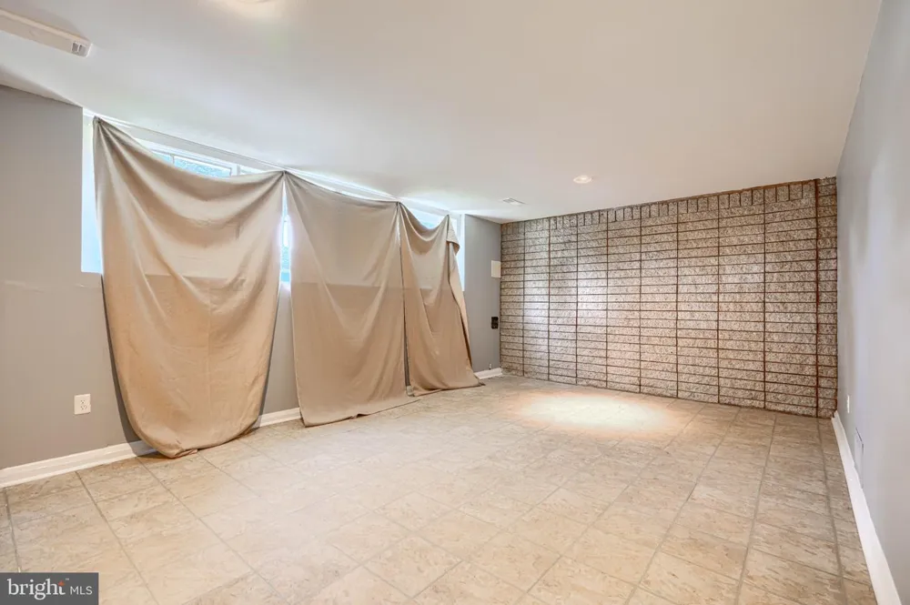 6901 CHIPPEWA DRIVE Baltimore, MD 21209