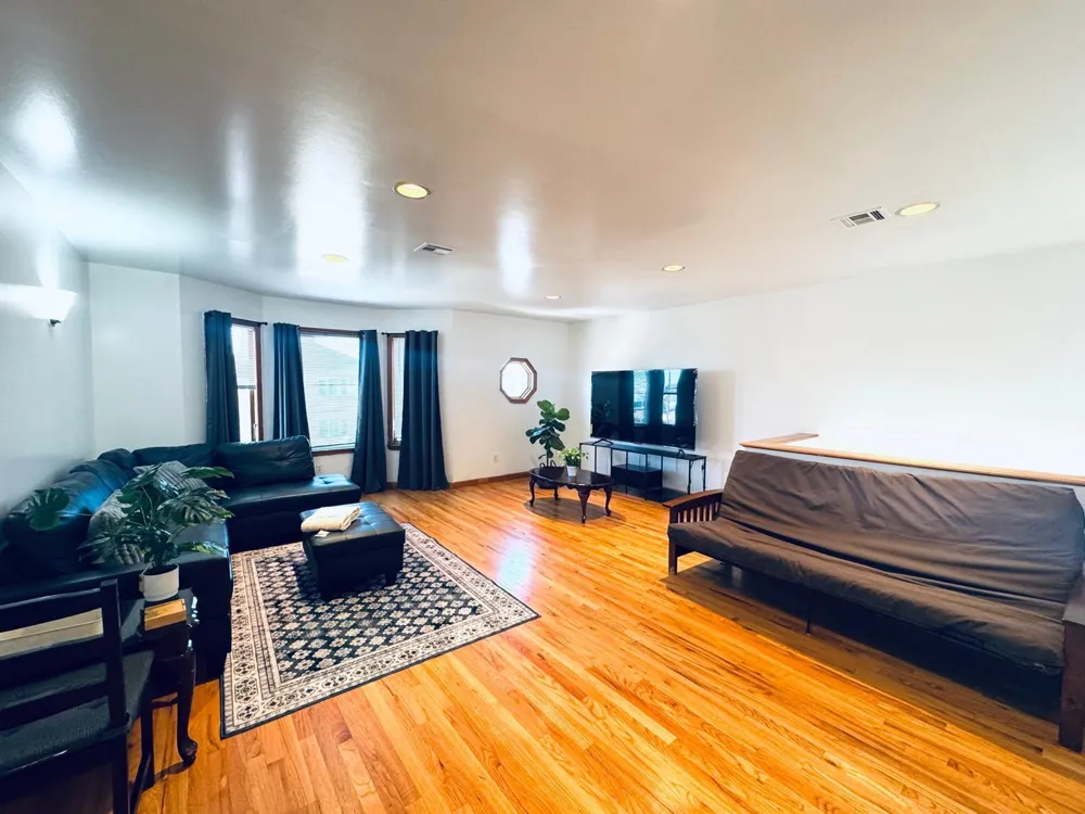 162 WEST 53RD ST Bayonne, NJ 07306