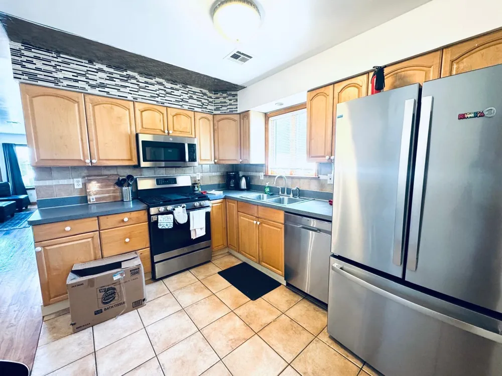 162 WEST 53RD ST Bayonne, NJ 07306
