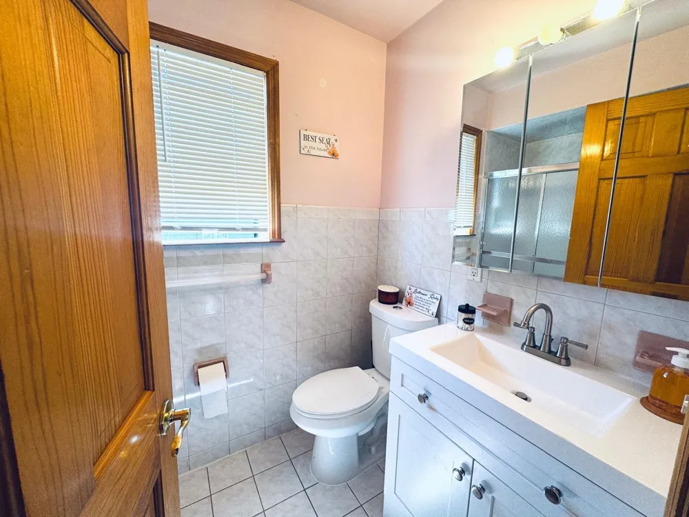 162 WEST 53RD ST Bayonne, NJ 07306