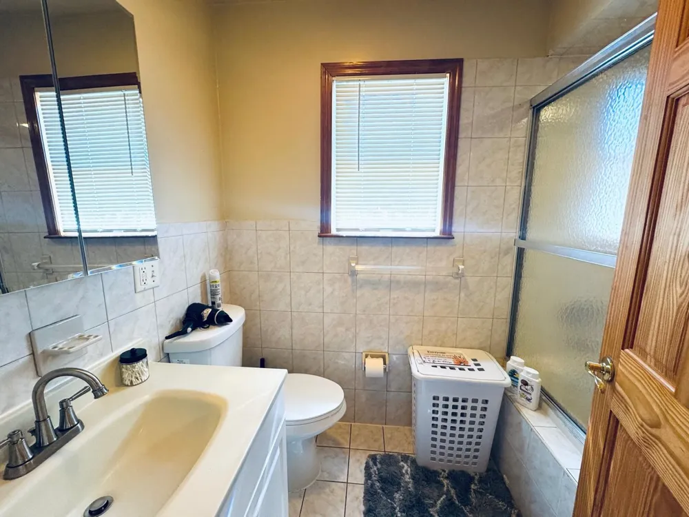 162 WEST 53RD ST Bayonne, NJ 07306