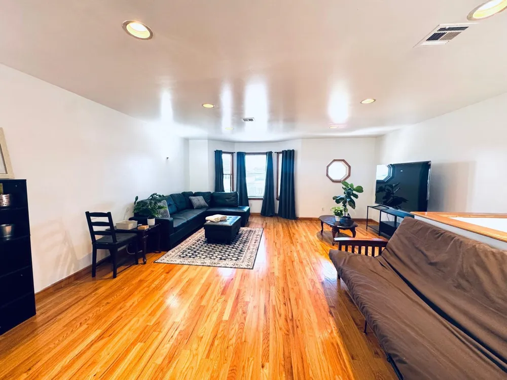 162 WEST 53RD ST Bayonne, NJ 07306