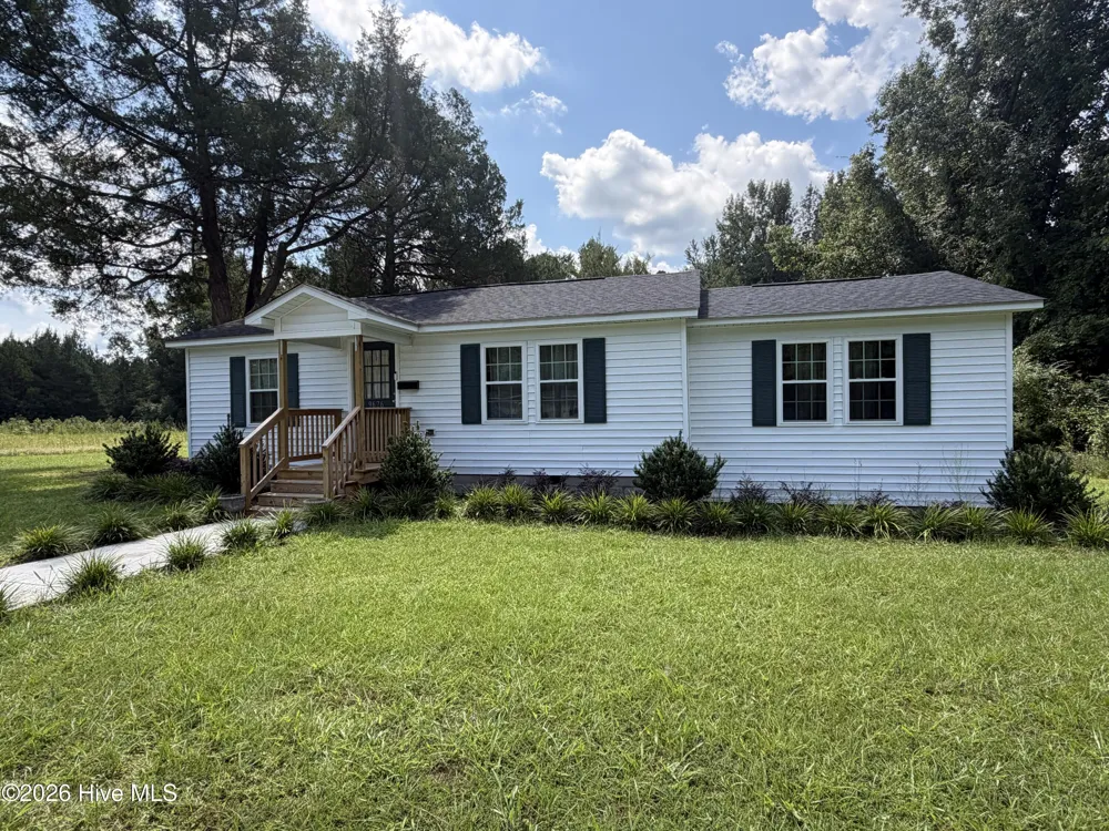 9626 Nc Highway 50 Maple Hill, NC 28454
