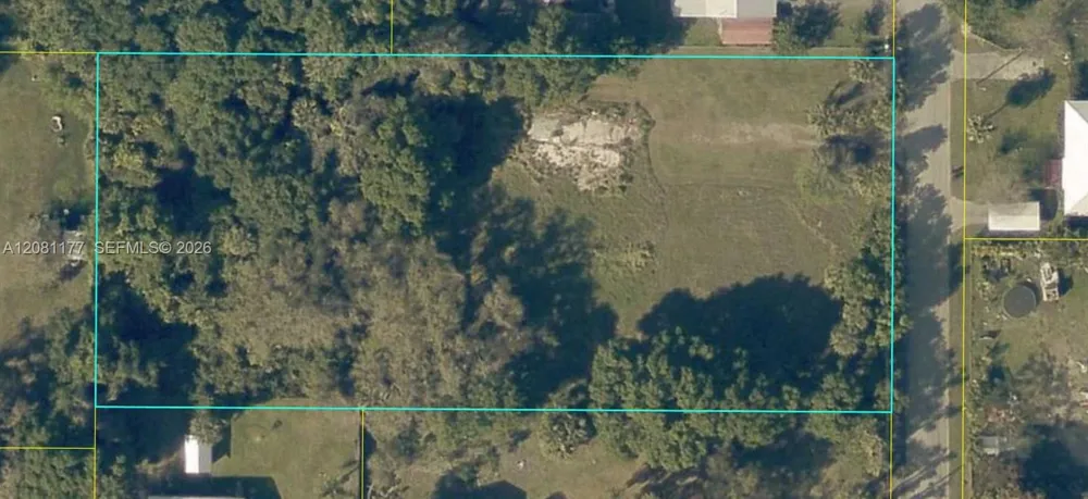 869 Avalon Ave La Belle, FL 33935