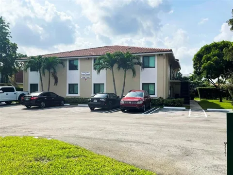 11458 Royal Palm Boulevard