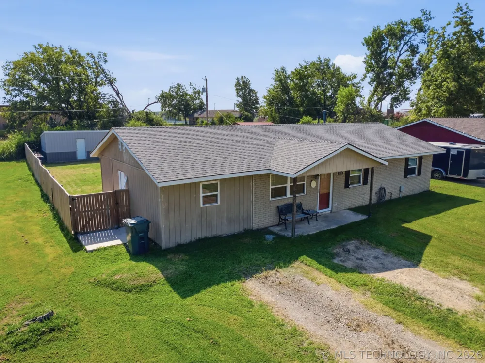111 S 6th Street Morris, OK 74445