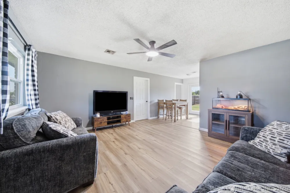 111 S 6th Street Morris, OK 74445