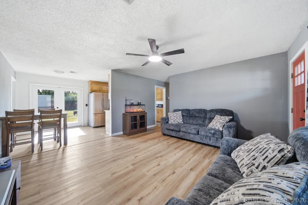 111 S 6th Street Morris, OK 74445