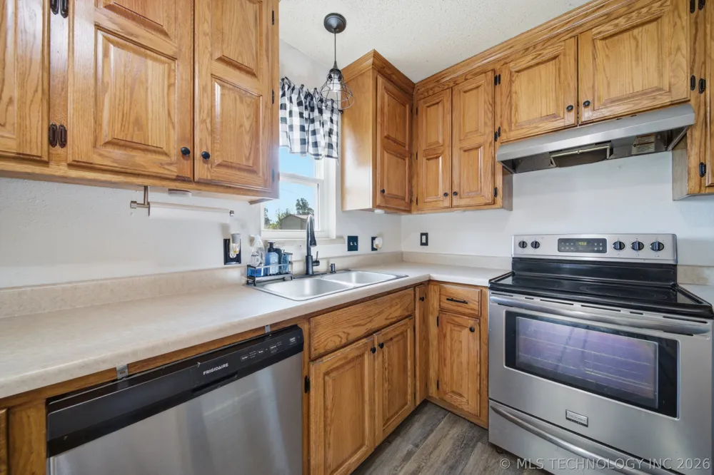 111 S 6th Street Morris, OK 74445