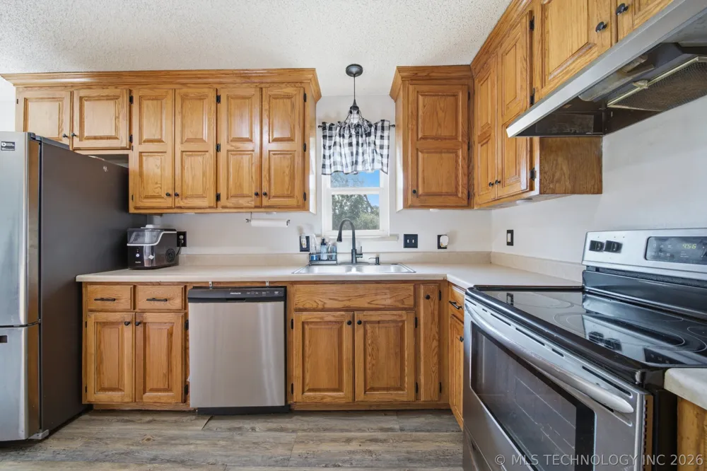 111 S 6th Street Morris, OK 74445