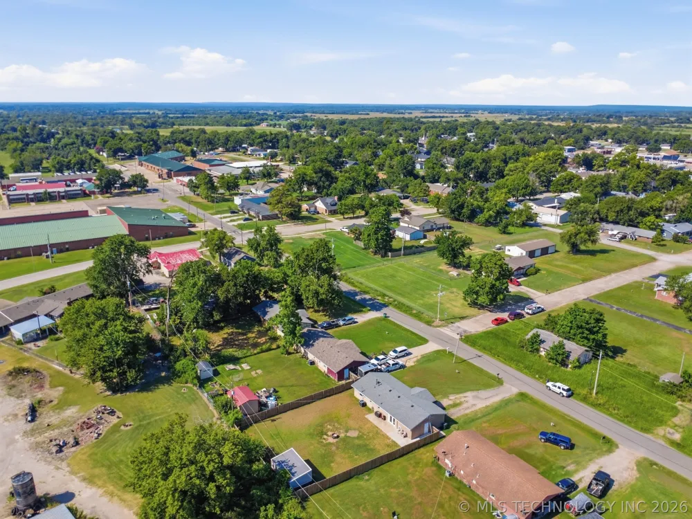 111 S 6th Street Morris, OK 74445