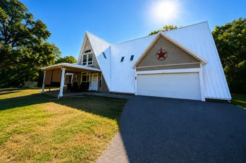 53 Apache Place