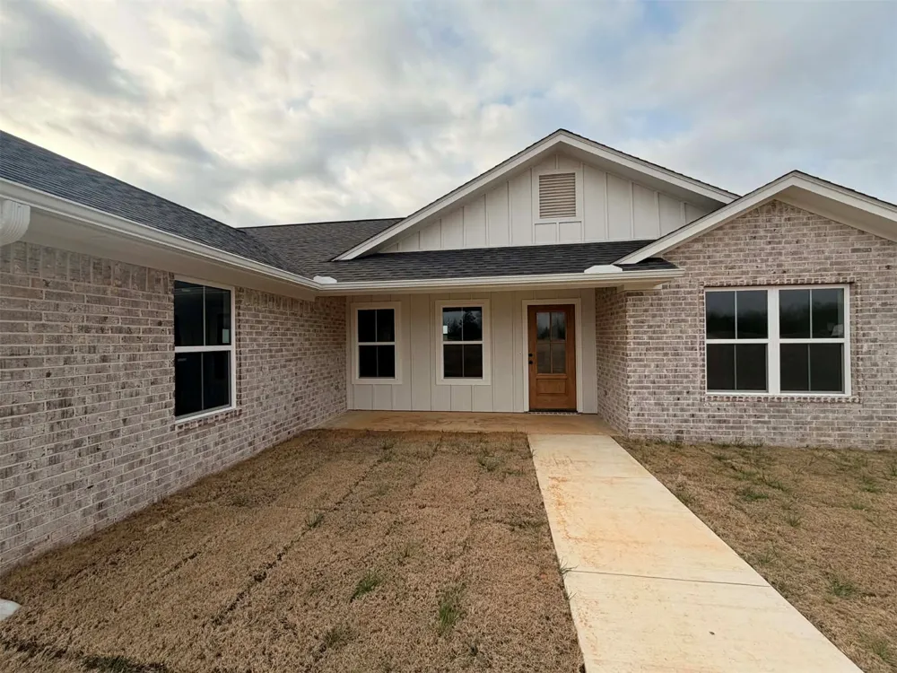 2911 E 2090 ROAD Hugo, OK 74743